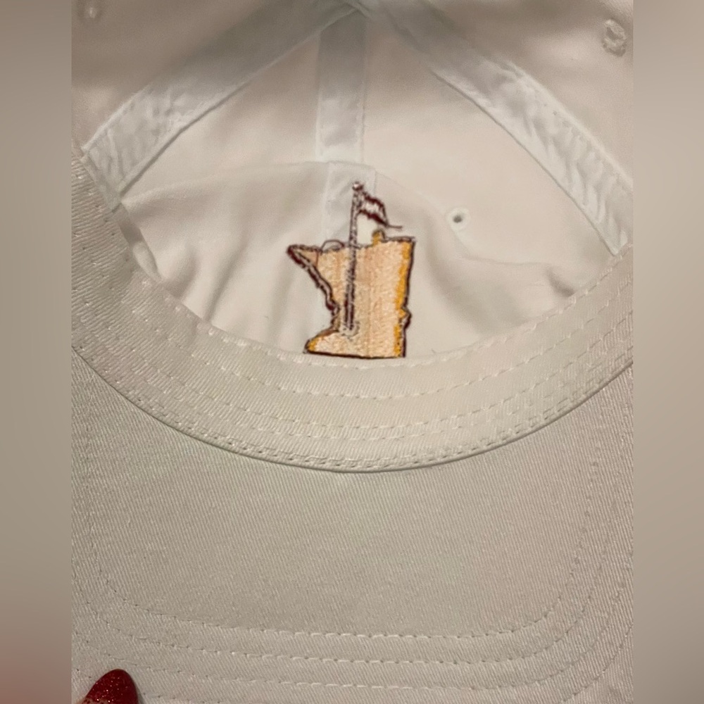 White Hat with Maroon and Gold Minnesota Golden Gophers Embroidered Logo - Picture 4 of 4